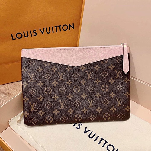 Lịch sử giá Ví cầm tay nam nữ Louis Vuitton cập nhật 72023  BeeCost