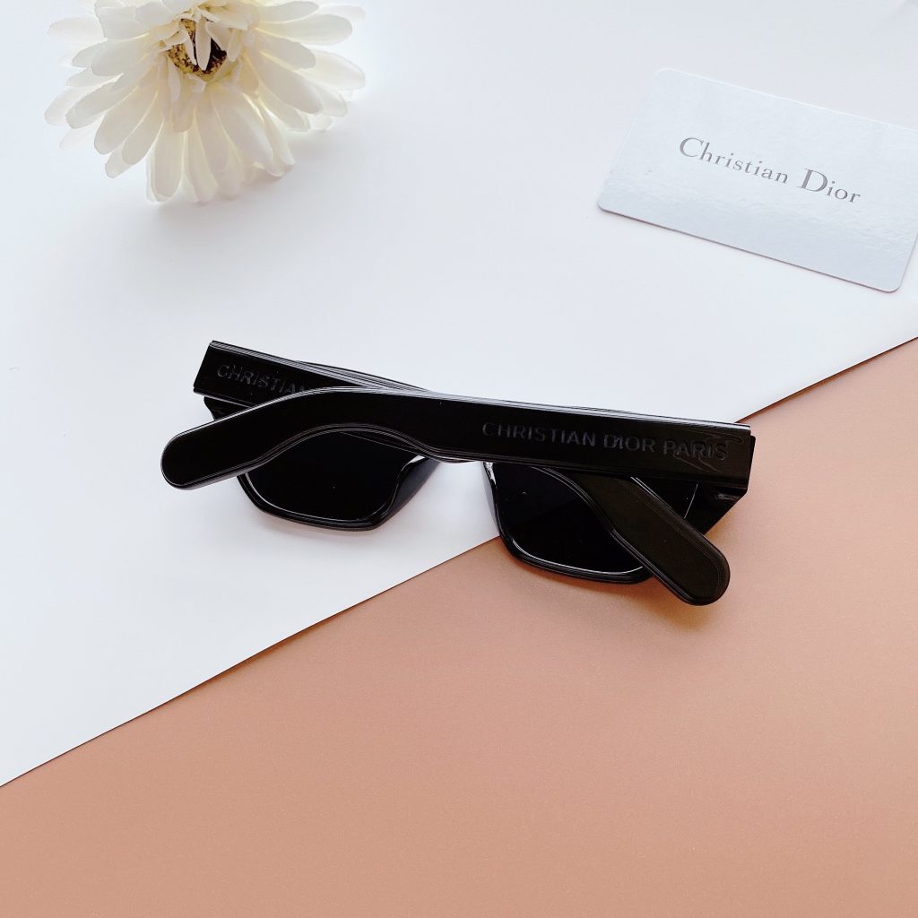 Dior Inside Out 2 women Sunglasses worn by Kylie Jenner on Instagram on May  24 2020  Spotern