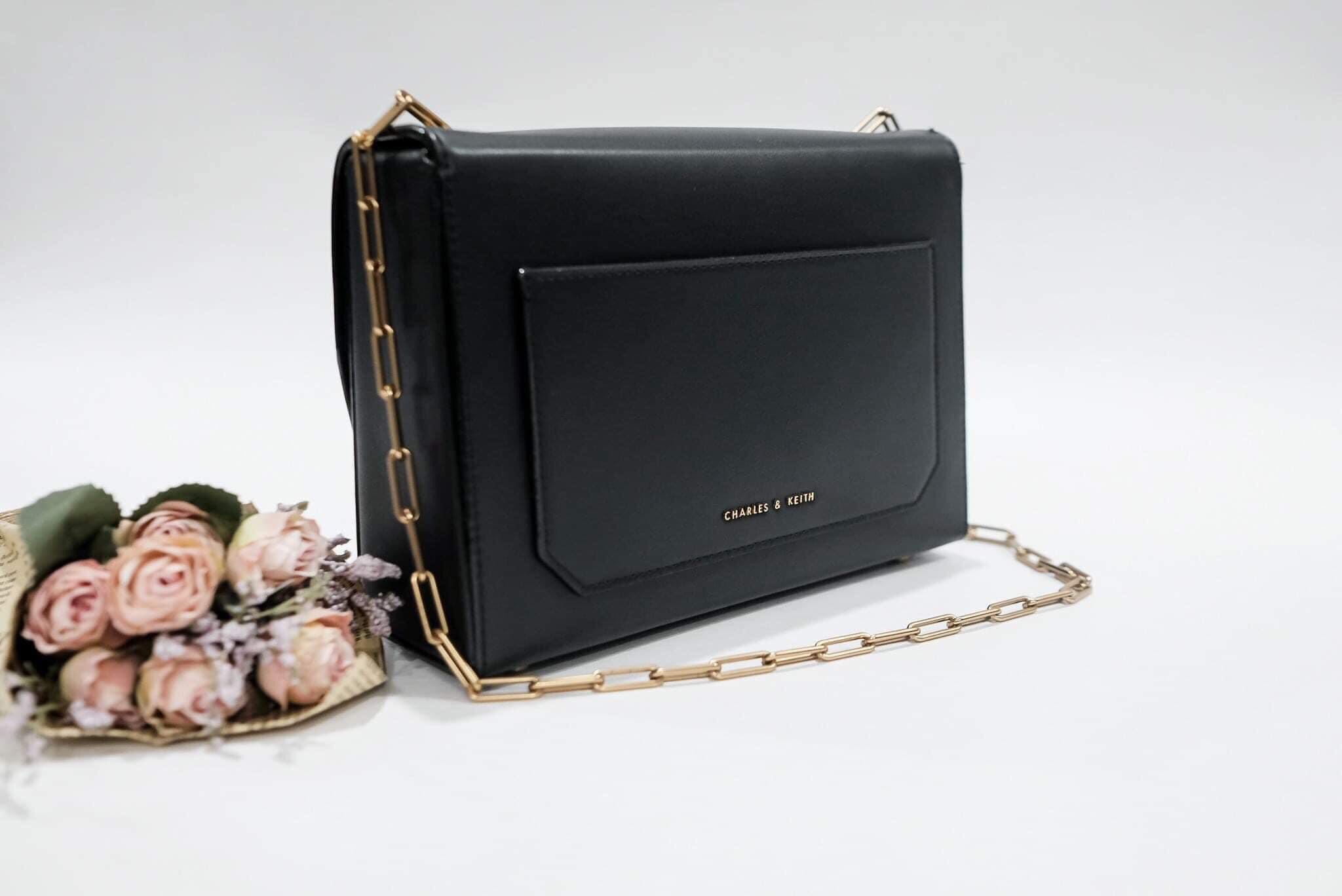 Túi Xách Tay Charles & Keith Chunky Chain Link Shoulder Bag Black Leather -  Gostyle