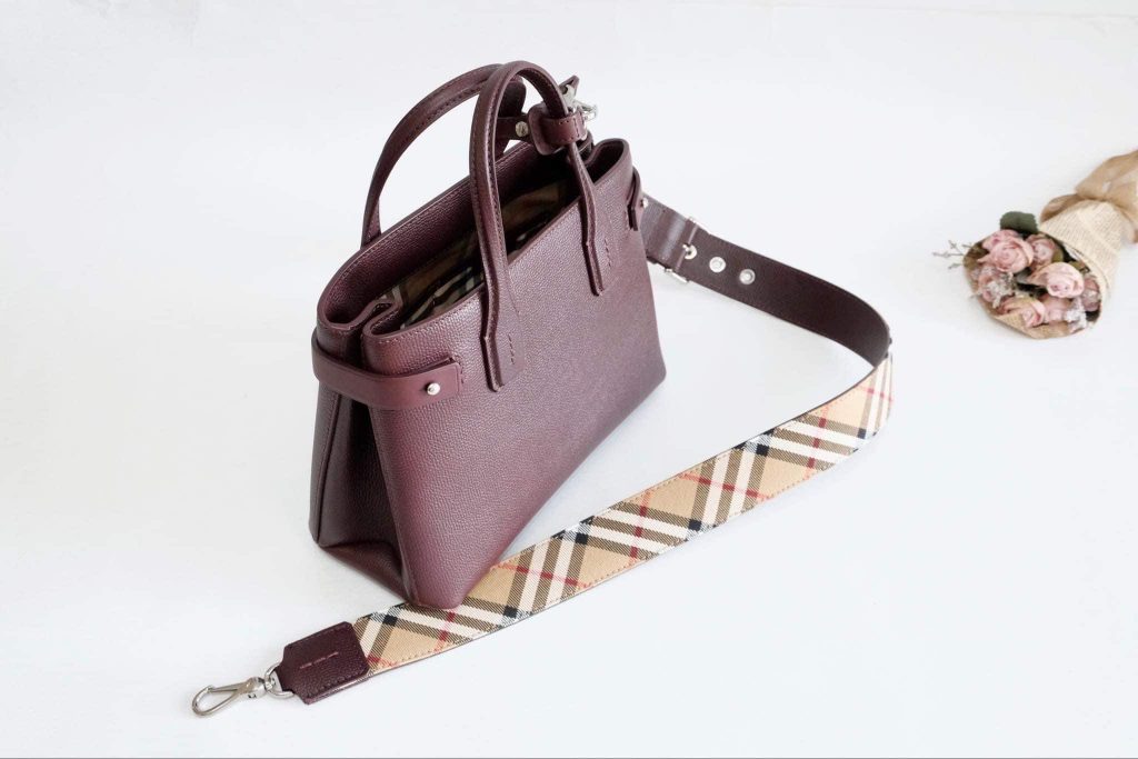 Túi xách nữ Burberry The Small Banner In Leather And House Check Russet  MahoganyRed - Gostyle