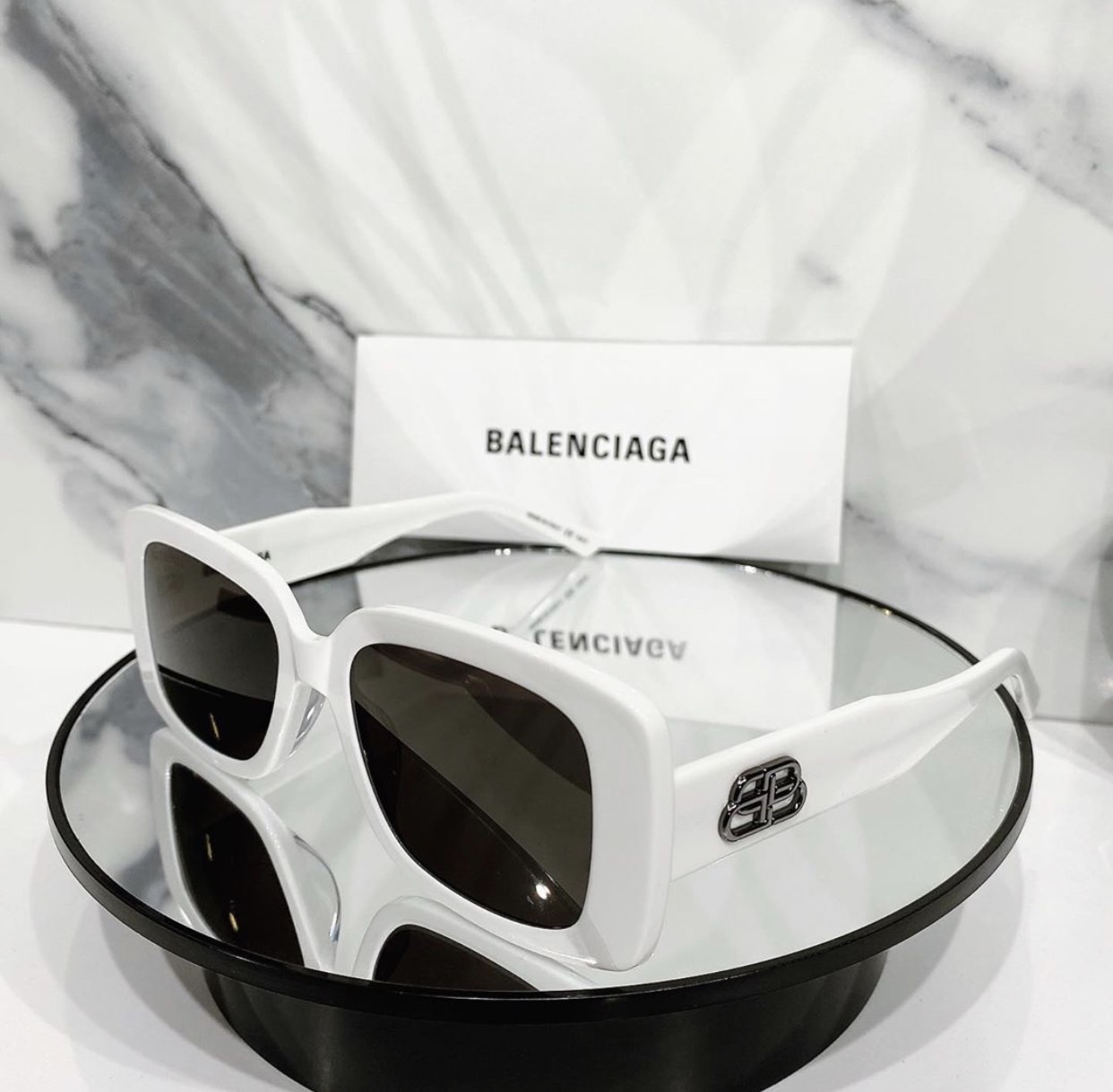 Chia sẻ với hơn 65 về balenciaga rectangle sunglasses  cdgdbentreeduvn