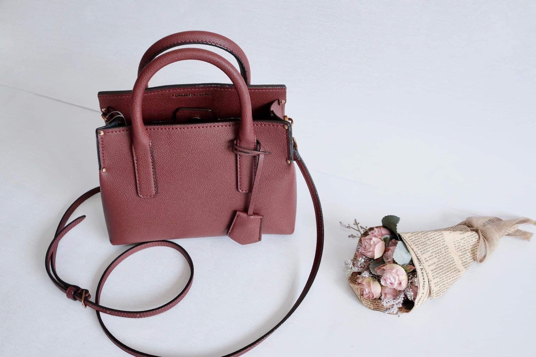 Túi xách Handbags Charles Keith Túi có cấu trúc in - Màu sắc: Nhiều